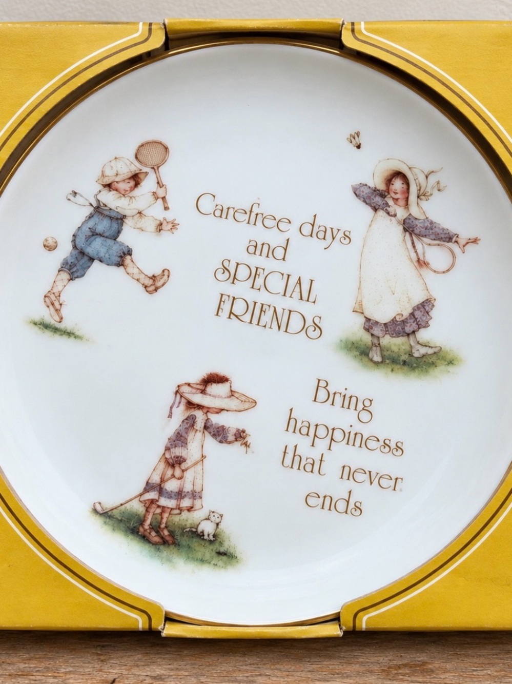 Vintage Holly Hobbie “Special Friends” Collector Plate – Original Box